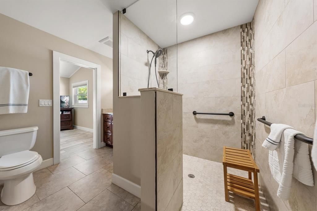 Activo con contrato: $1,125,000 (4 camas, 2 baños, 2320 Pies cuadrados)