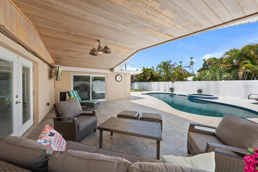 Activo con contrato: $1,125,000 (4 camas, 2 baños, 2320 Pies cuadrados)