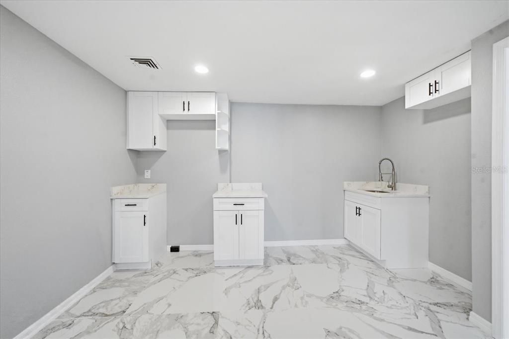На продажу: $415,000 (5 спален, 4 ванн, 1840 Квадратных фут)