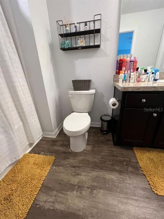 For Rent: $2,100 (3 beds, 2 baths, 1404 Square Feet)