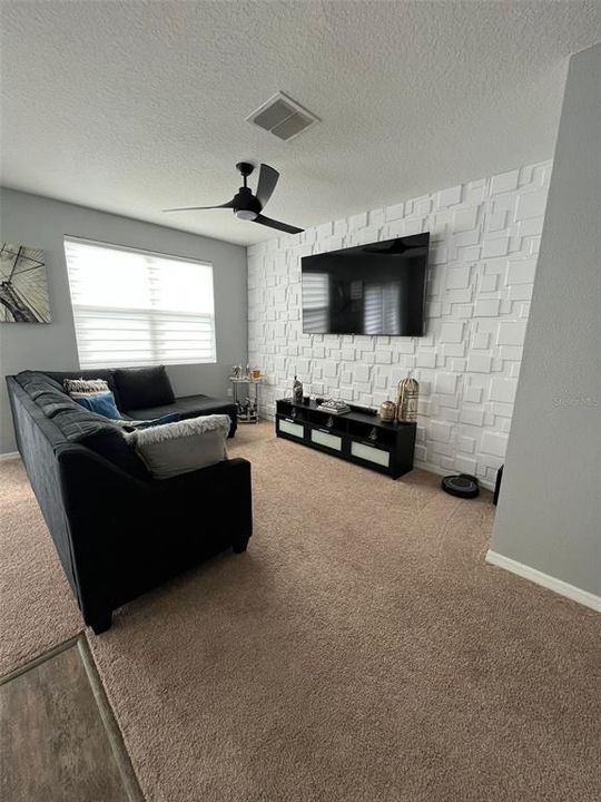 For Rent: $2,100 (3 beds, 2 baths, 1404 Square Feet)