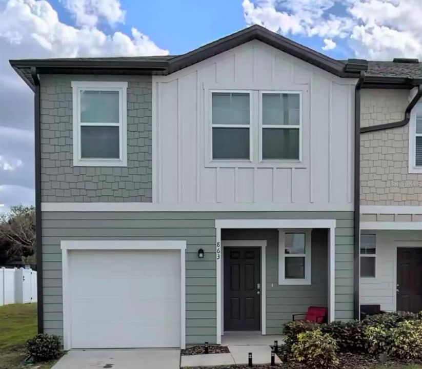 For Rent: $2,100 (3 beds, 2 baths, 1404 Square Feet)