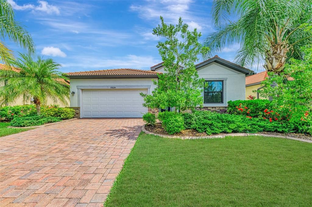 For Sale: $495,000 (4 beds, 3 baths, 2025 Square Feet)