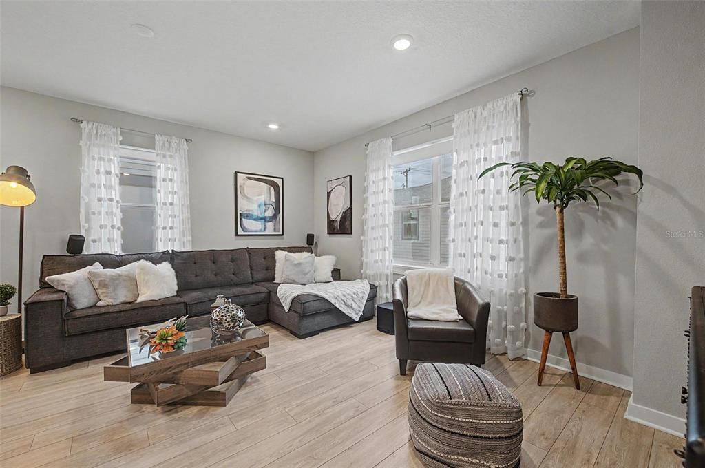 For Sale: $849,900 (4 beds, 4 baths, 2538 Square Feet)