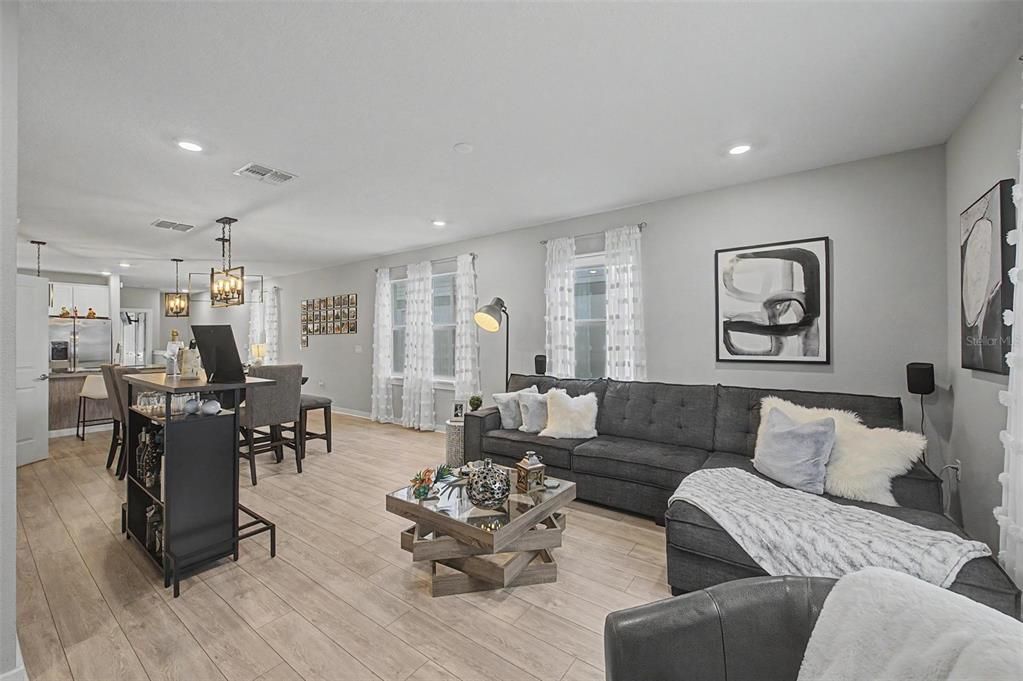For Sale: $849,900 (4 beds, 4 baths, 2538 Square Feet)