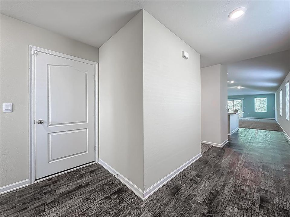 На продажу: $239,999 (3 спален, 2 ванн, 2033 Квадратных фут)