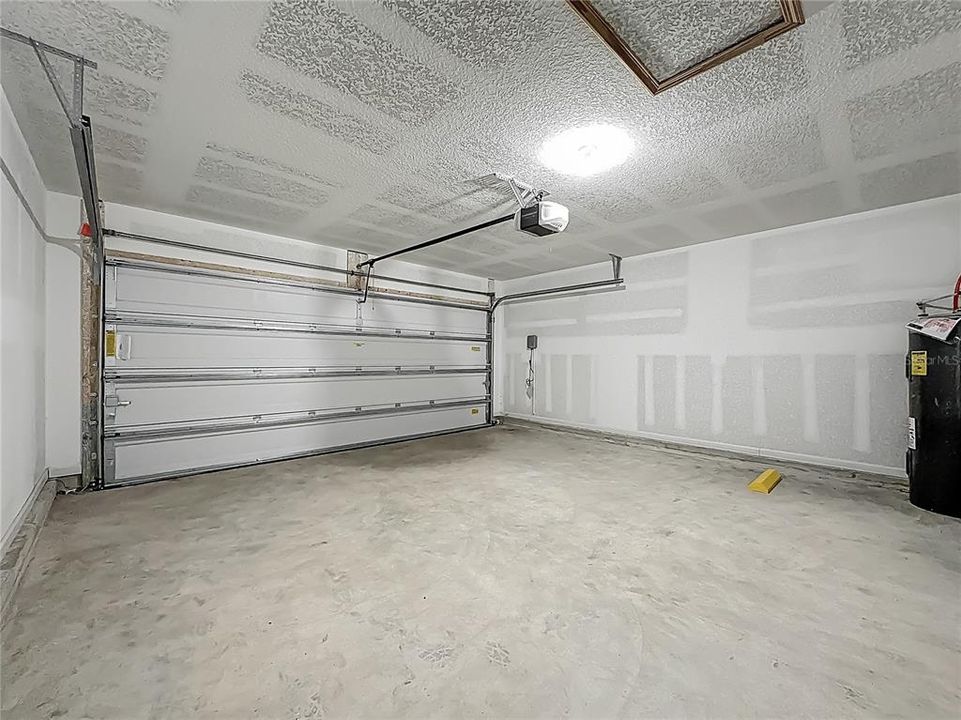 На продажу: $239,999 (3 спален, 2 ванн, 2033 Квадратных фут)