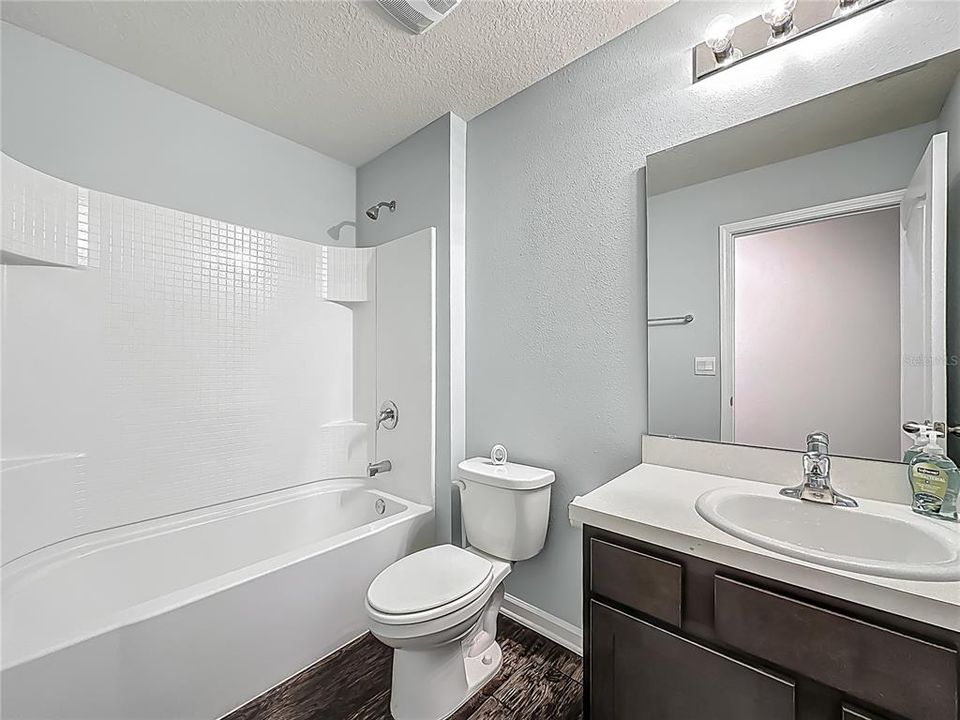 На продажу: $239,999 (3 спален, 2 ванн, 2033 Квадратных фут)