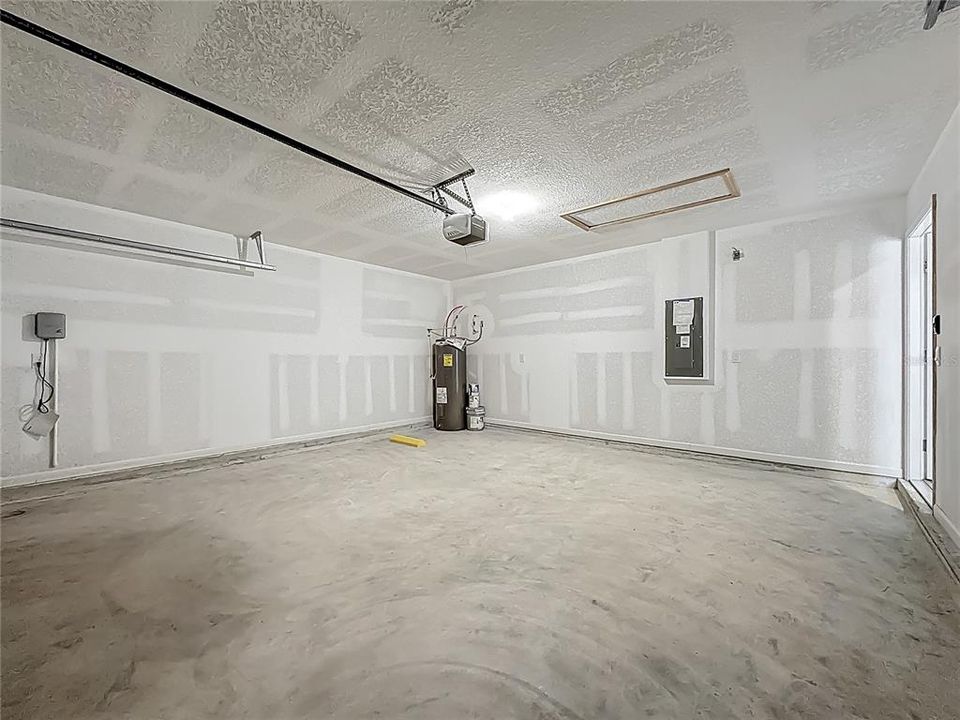 На продажу: $239,999 (3 спален, 2 ванн, 2033 Квадратных фут)