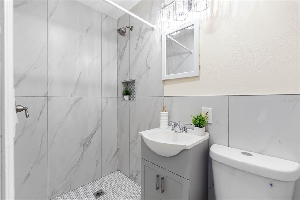 На продажу: $285,000 (3 спален, 2 ванн, 996 Квадратных фут)