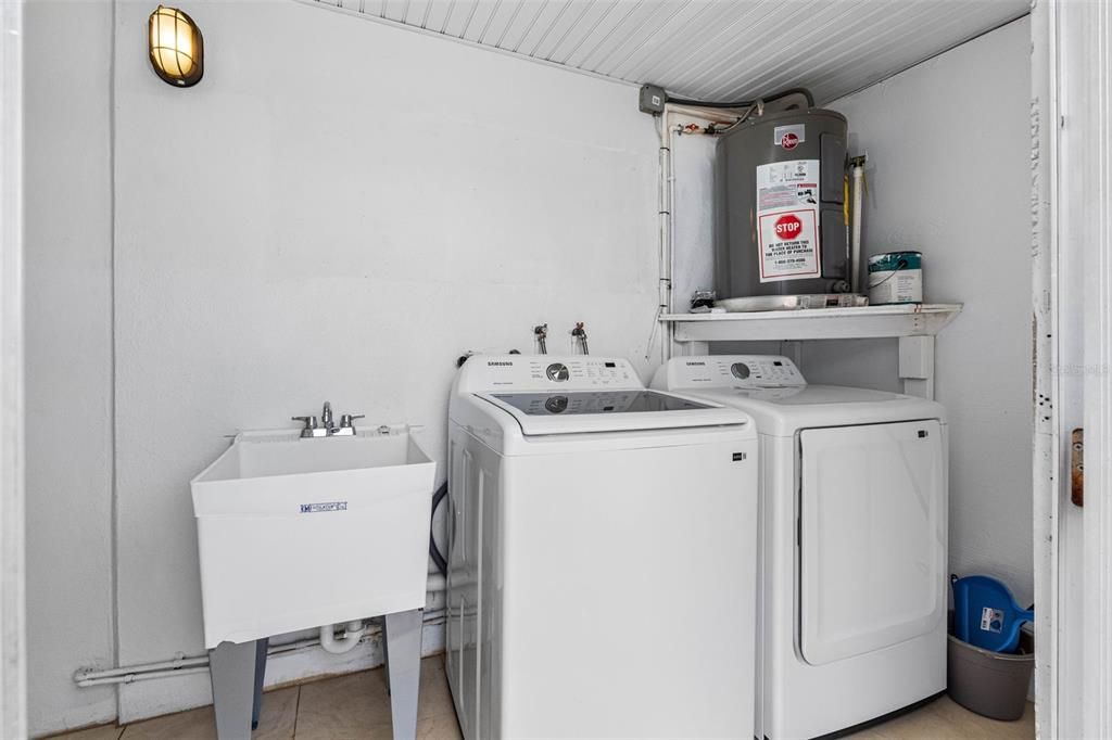 На продажу: $285,000 (3 спален, 2 ванн, 996 Квадратных фут)