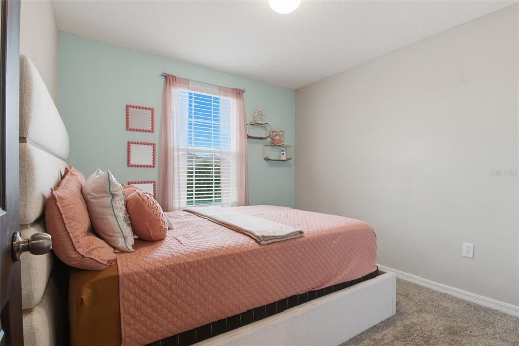 En Venta: $290,000 (4 camas, 2 baños, 1914 Pies cuadrados)
