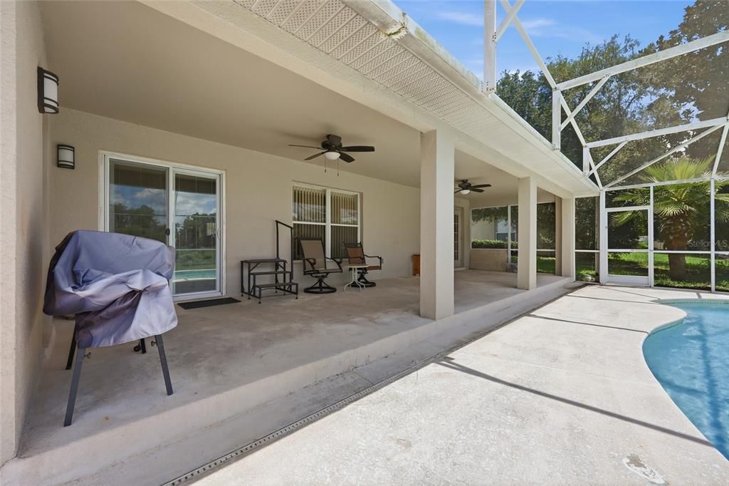 For Sale: $450,000 (4 beds, 2 baths, 2196 Square Feet)