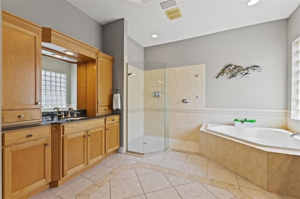 For Sale: $1,395,000 (4 beds, 3 baths, 3252 Square Feet)