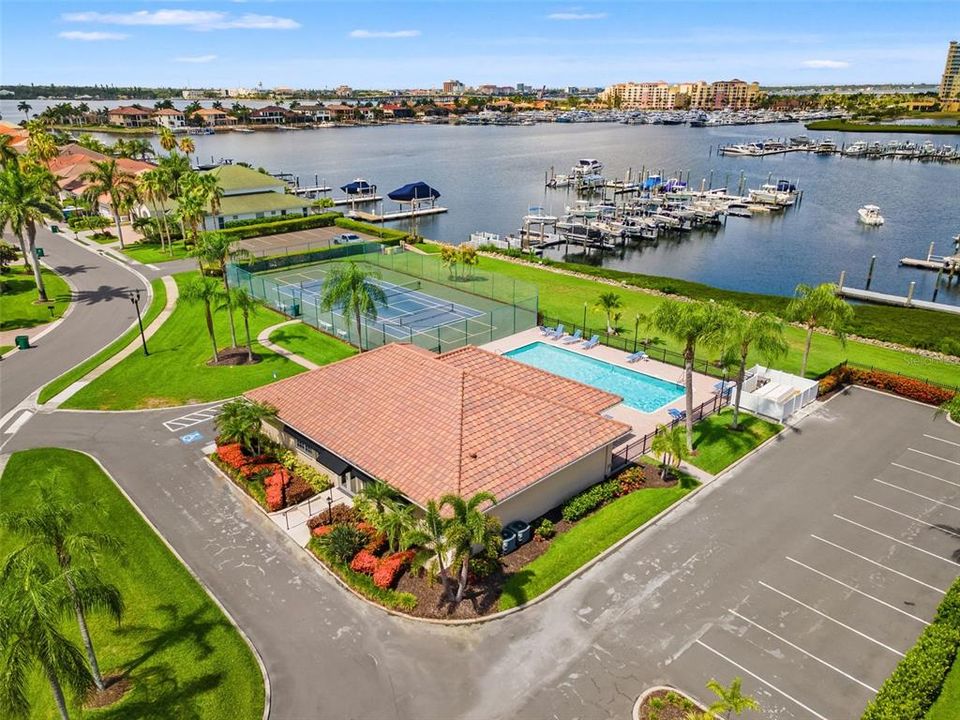 For Sale: $1,395,000 (4 beds, 3 baths, 3252 Square Feet)