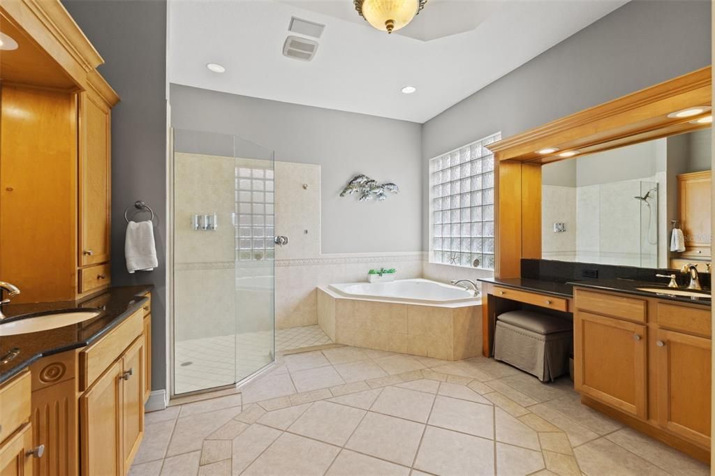 For Sale: $1,395,000 (4 beds, 3 baths, 3252 Square Feet)