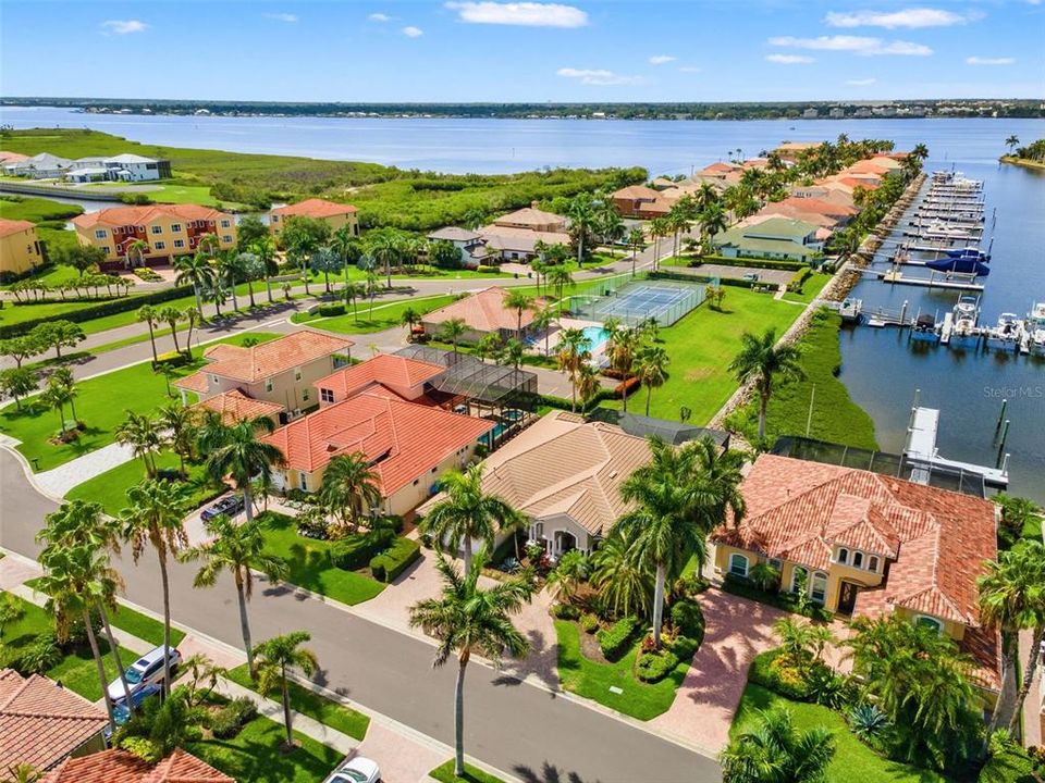 For Sale: $1,395,000 (4 beds, 3 baths, 3252 Square Feet)