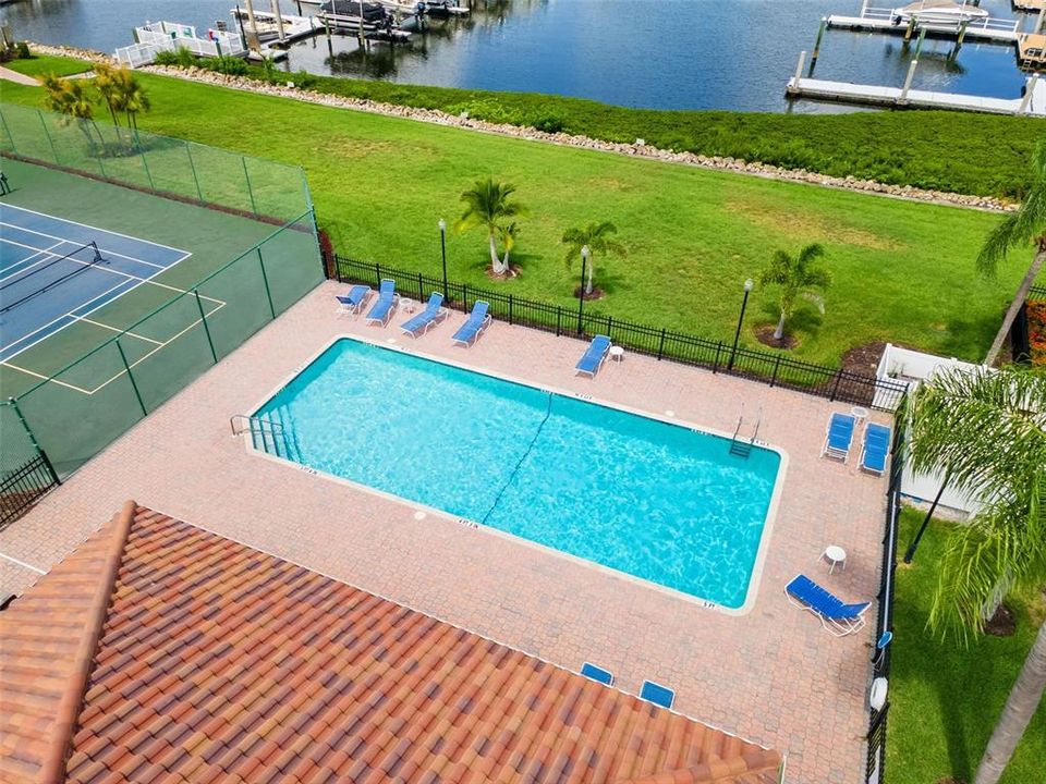 For Sale: $1,395,000 (4 beds, 3 baths, 3252 Square Feet)