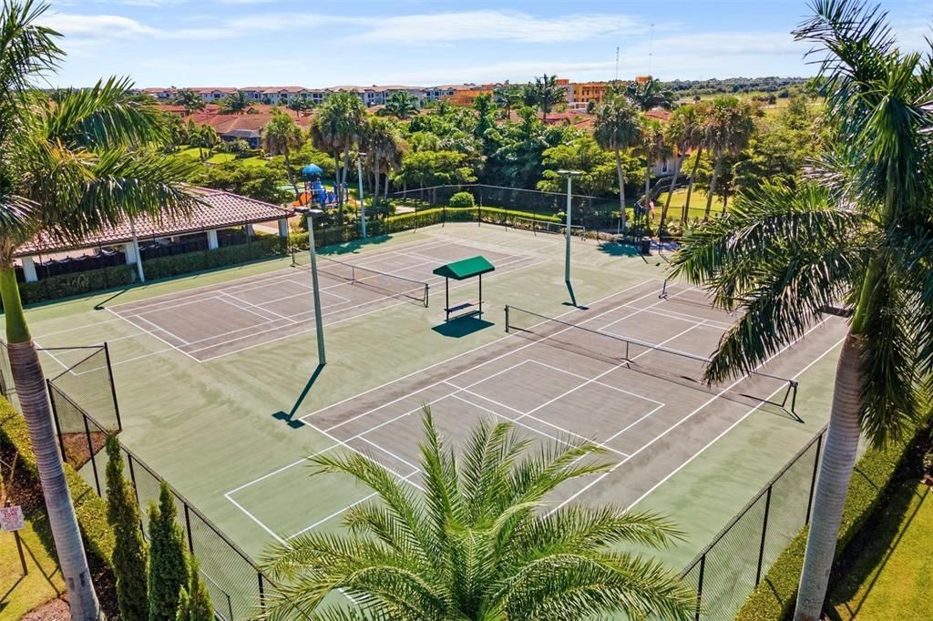 Activo con contrato: $559,000 (3 camas, 2 baños, 1996 Pies cuadrados)