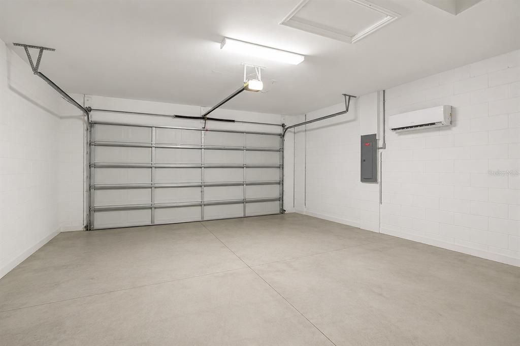 Activo con contrato: $559,000 (3 camas, 2 baños, 1996 Pies cuadrados)