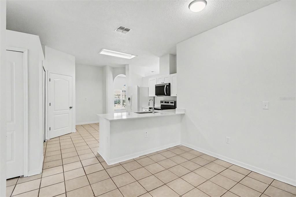 For Sale: $349,900 (4 beds, 2 baths, 1728 Square Feet)