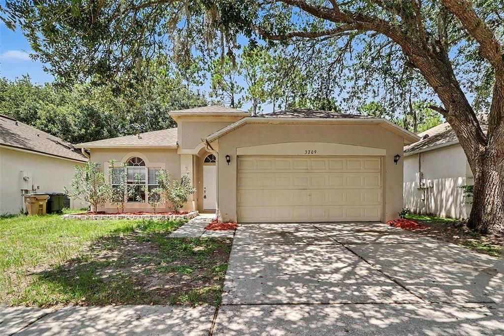 For Sale: $349,900 (4 beds, 2 baths, 1728 Square Feet)