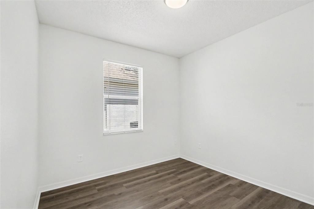 For Sale: $349,900 (4 beds, 2 baths, 1728 Square Feet)