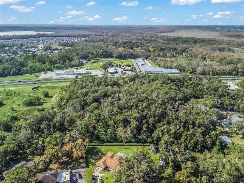 En Venta: $3,900,000 (8.35 acres)