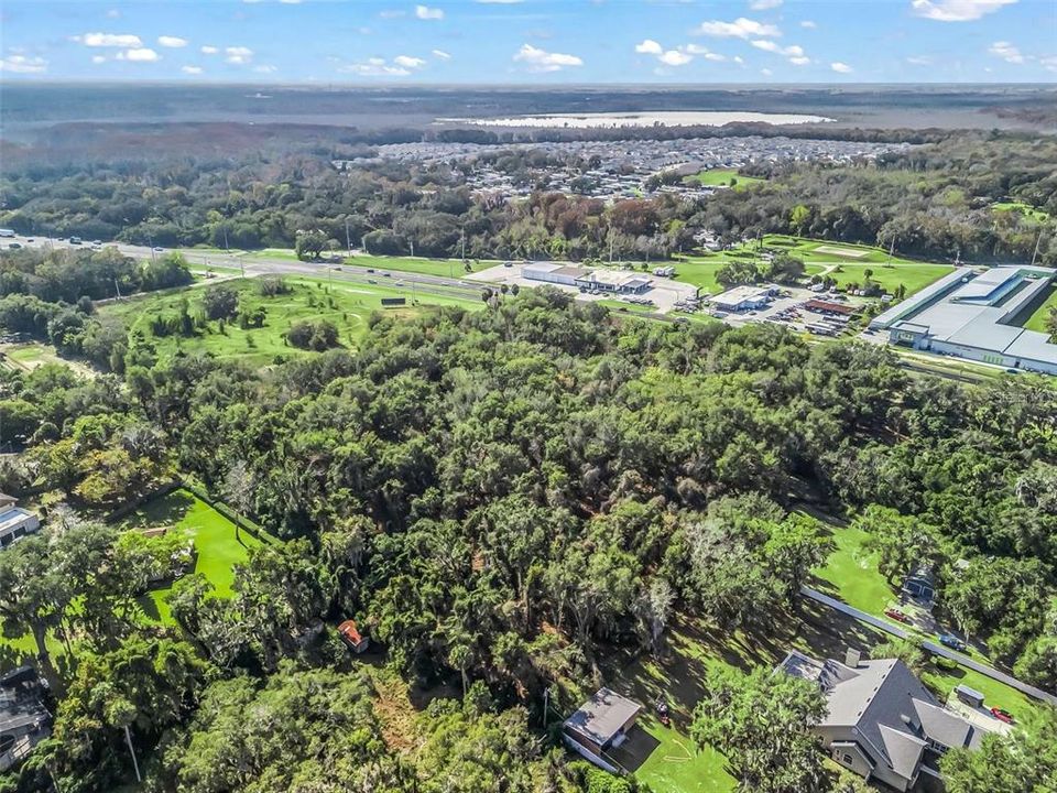 En Venta: $3,900,000 (8.35 acres)