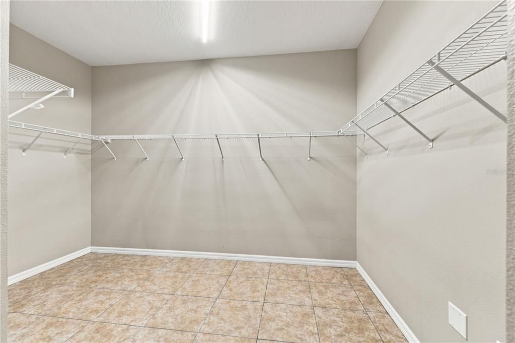 En Venta: $425,000 (4 camas, 3 baños, 2844 Pies cuadrados)