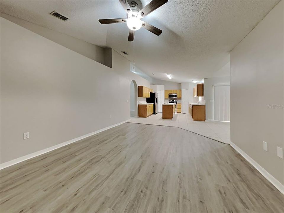 В аренду: $2,399 (4 спален, 2 ванн, 2128 Квадратных фут)