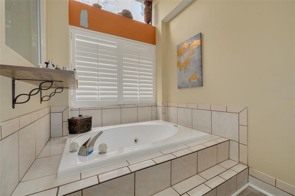 En Venta: $530,000 (3 camas, 2 baños, 2418 Pies cuadrados)