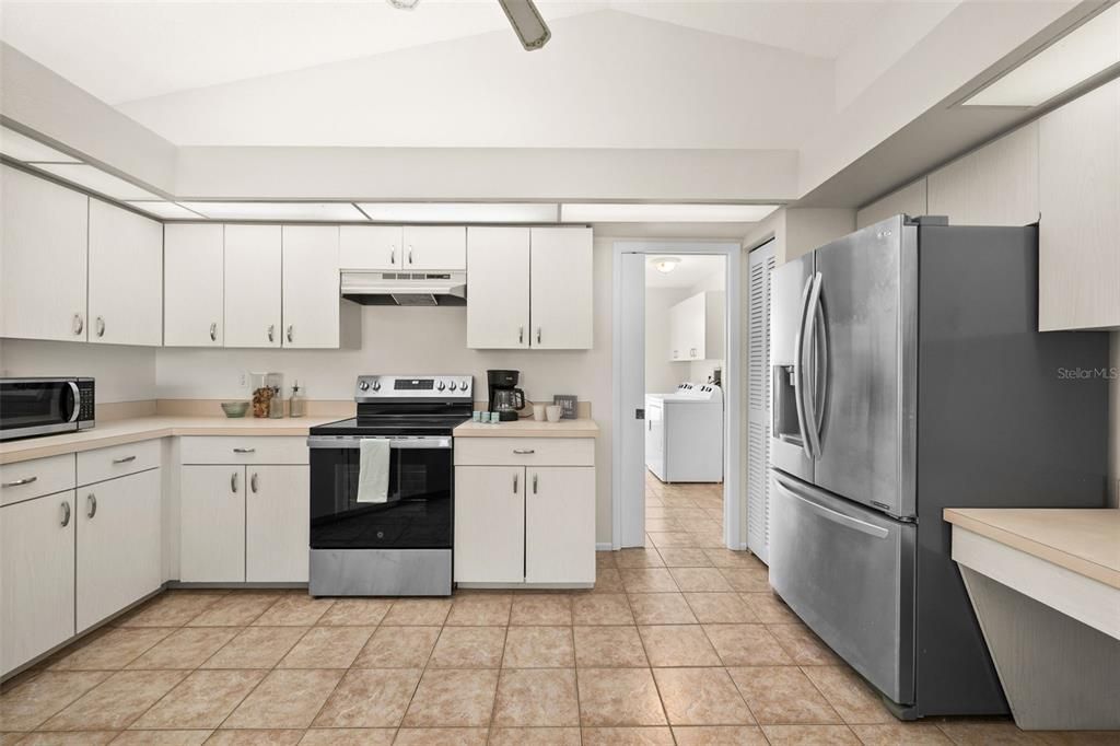 En Venta: $330,000 (3 camas, 2 baños, 1716 Pies cuadrados)