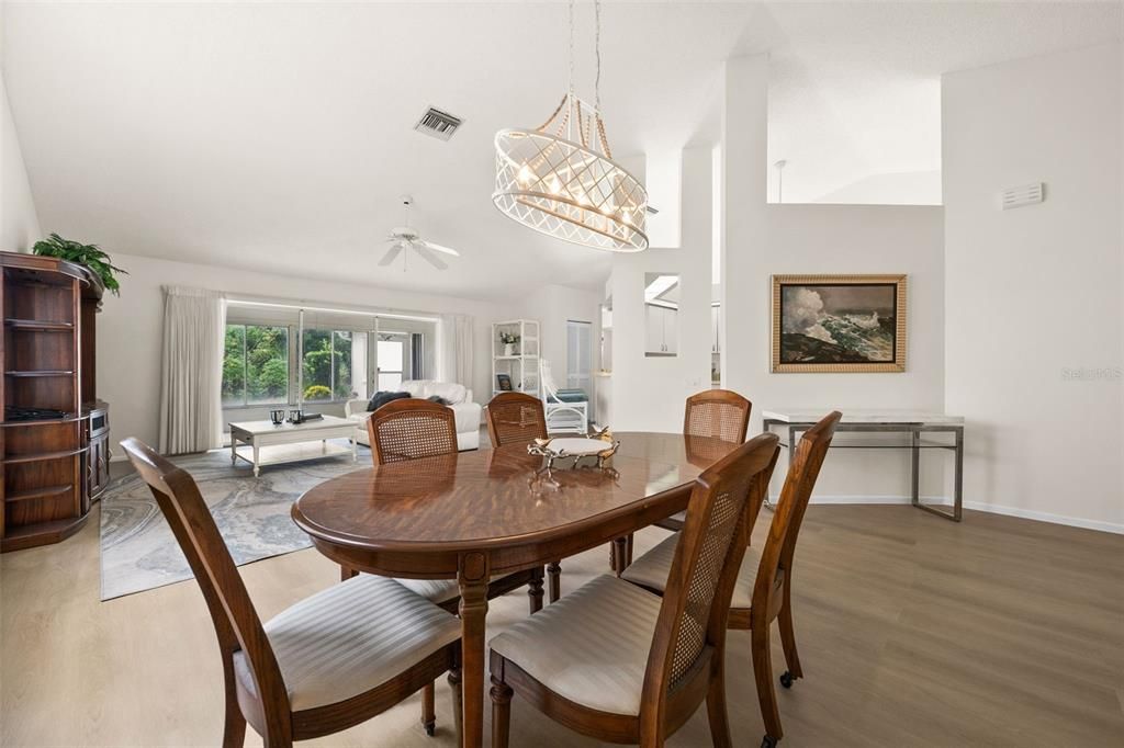 En Venta: $330,000 (3 camas, 2 baños, 1716 Pies cuadrados)