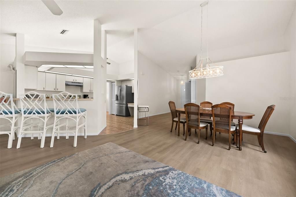 En Venta: $330,000 (3 camas, 2 baños, 1716 Pies cuadrados)