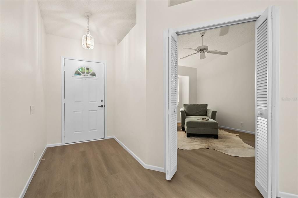 En Venta: $330,000 (3 camas, 2 baños, 1716 Pies cuadrados)