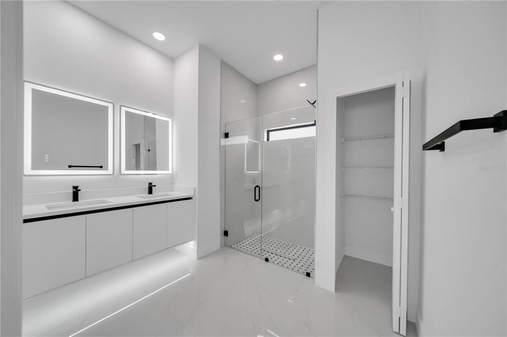En Venta: $460,000 (3 camas, 2 baños, 1742 Pies cuadrados)