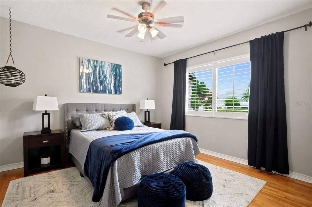 En Venta: $1,300,000 (4 camas, 3 baños, 3787 Pies cuadrados)