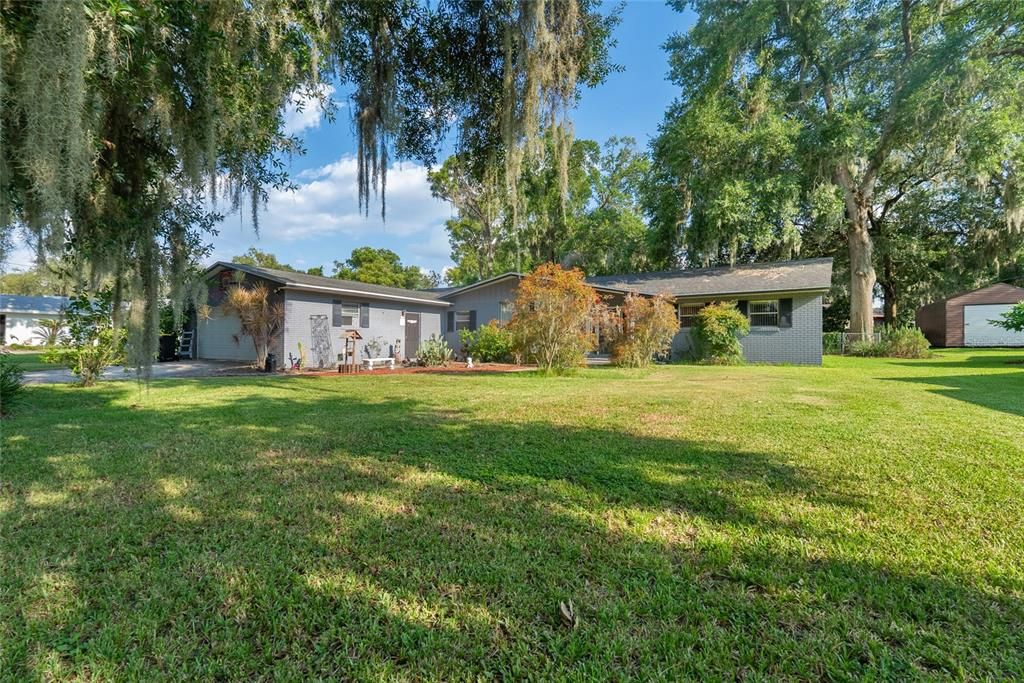 For Sale: $325,000 (3 beds, 2 baths, 2221 Square Feet)
