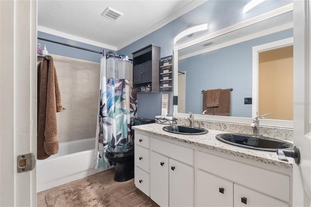 For Sale: $325,000 (3 beds, 2 baths, 2221 Square Feet)