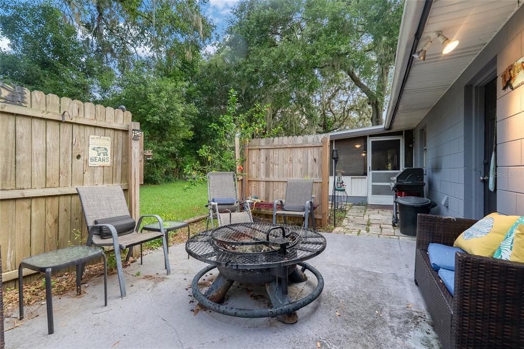 For Sale: $325,000 (3 beds, 2 baths, 2221 Square Feet)