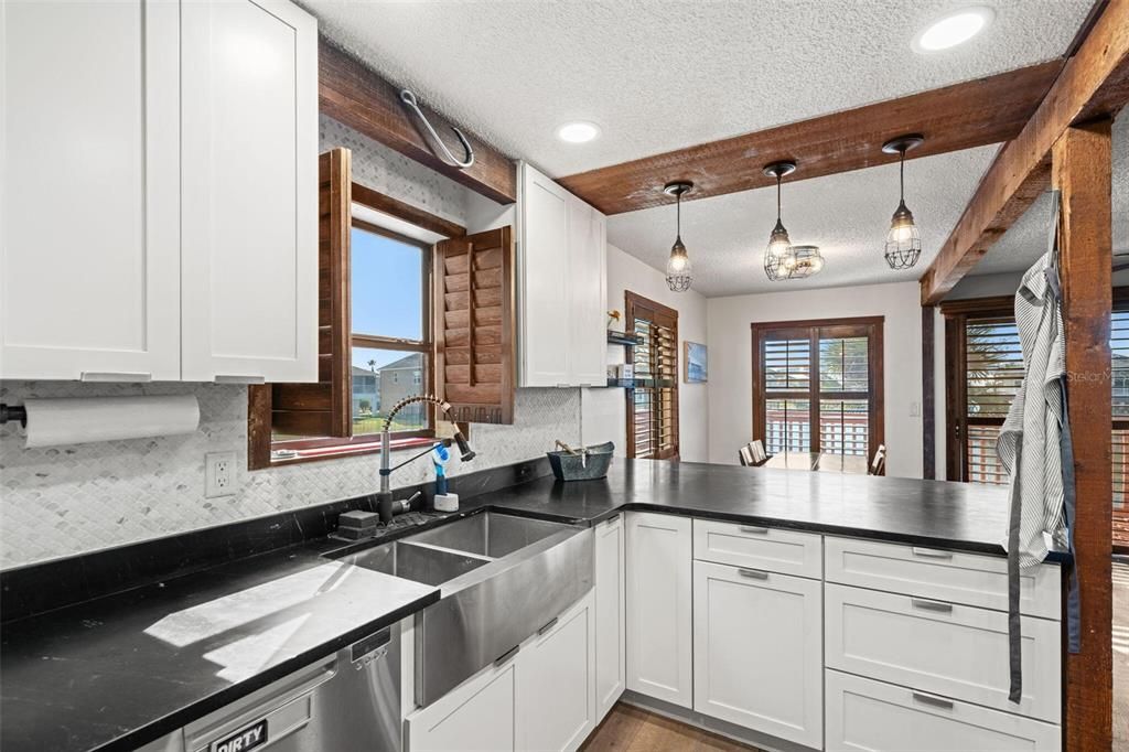 En Venta: $574,999 (4 camas, 2 baños, 1841 Pies cuadrados)