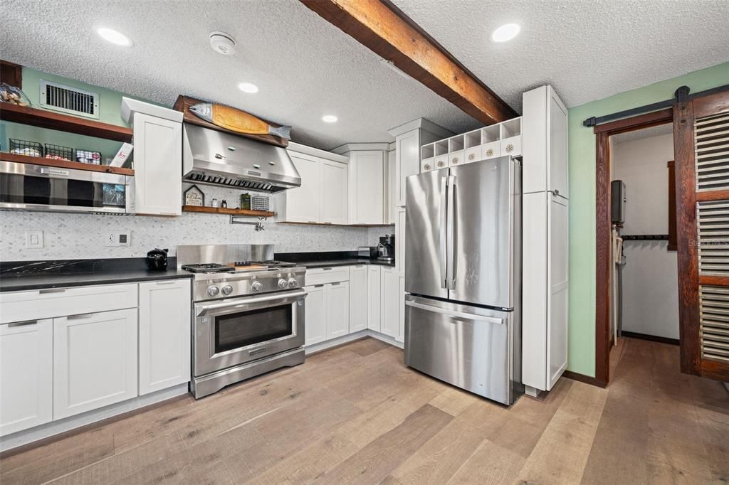 En Venta: $574,999 (4 camas, 2 baños, 1841 Pies cuadrados)
