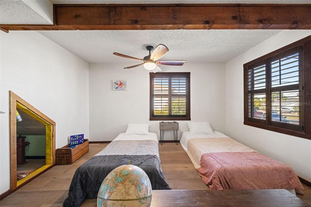En Venta: $574,999 (4 camas, 2 baños, 1841 Pies cuadrados)