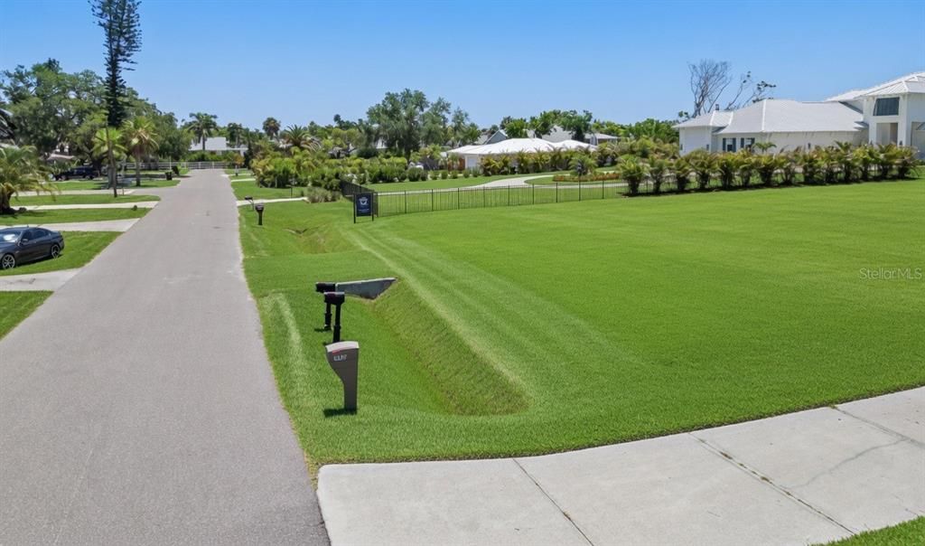 For Sale: $795,900 (0.70 acres)