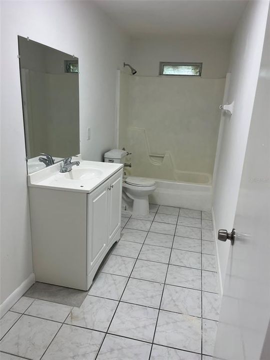 На продажу: $299,900 (3 спален, 2 ванн, 1925 Квадратных фут)