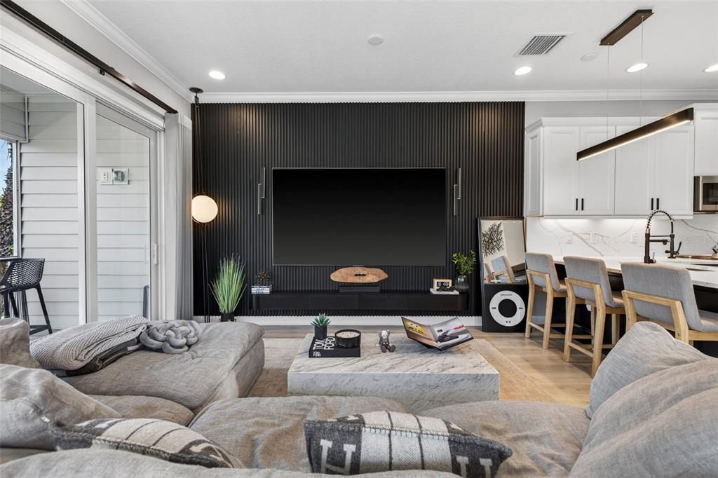 For Sale: $735,000 (3 beds, 3 baths, 2080 Square Feet)