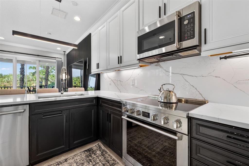 For Sale: $735,000 (3 beds, 3 baths, 2080 Square Feet)