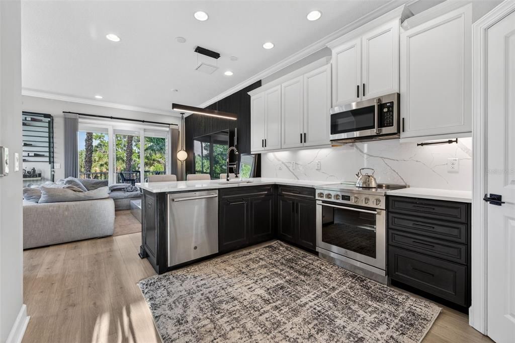 For Sale: $735,000 (3 beds, 3 baths, 2080 Square Feet)