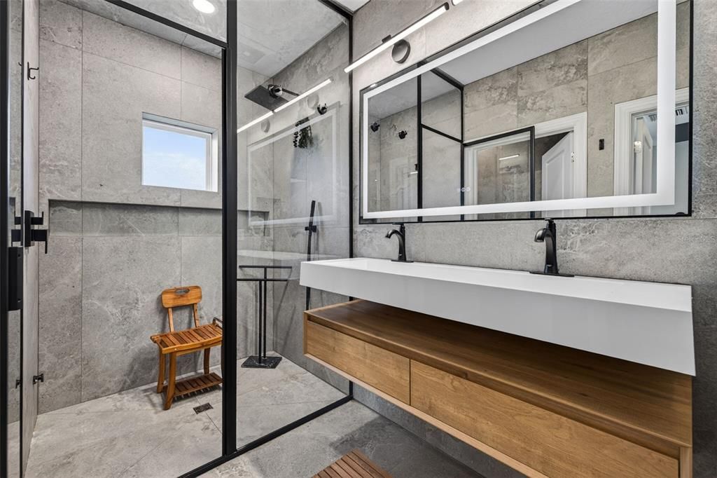 For Sale: $735,000 (3 beds, 3 baths, 2080 Square Feet)